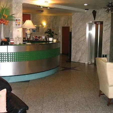 Luxor 3* 美因河畔法兰克福